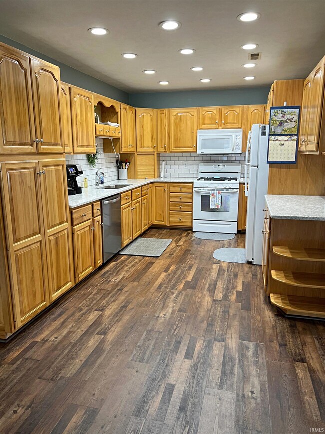 127 Meadow Ln, Linton, IN 47441 - photo 5