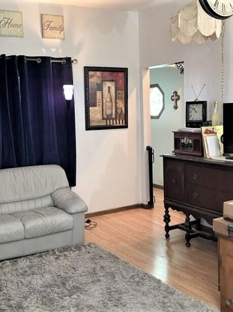 Front Living Rm