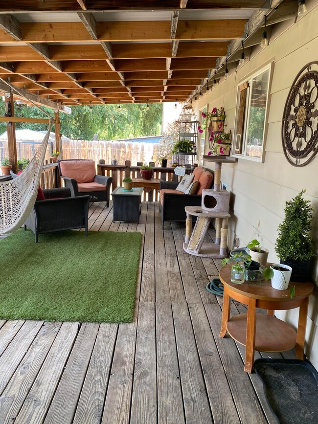 3830 Summers Ln, Klamath Falls, OR 97603 - photo 5