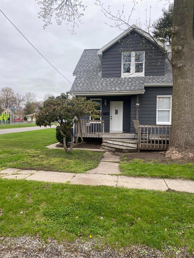 68 Lansing St, La Porte, IN 46350 - photo 2