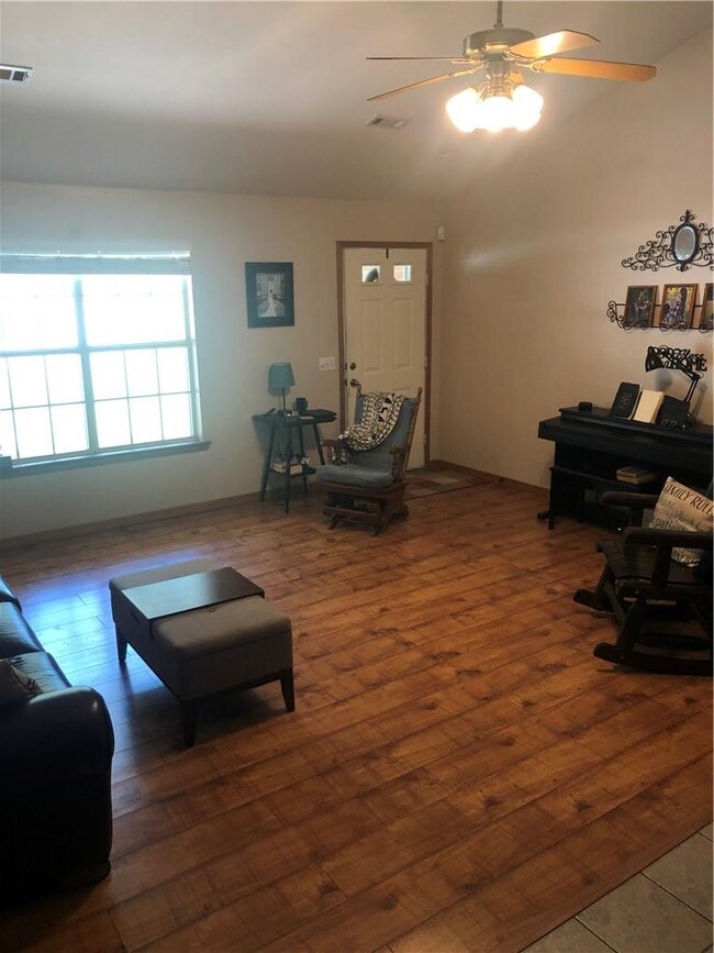 15709 Oak Chase Dr, Fayetteville, AR 72704 - photo 5