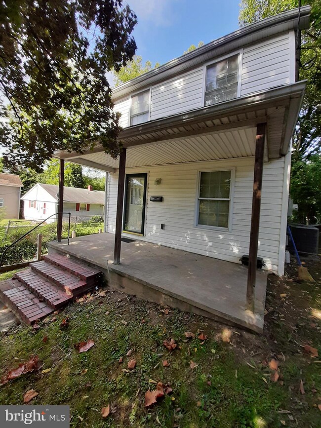 328 S Commerce St, Centreville, MD 21617 - photo 2