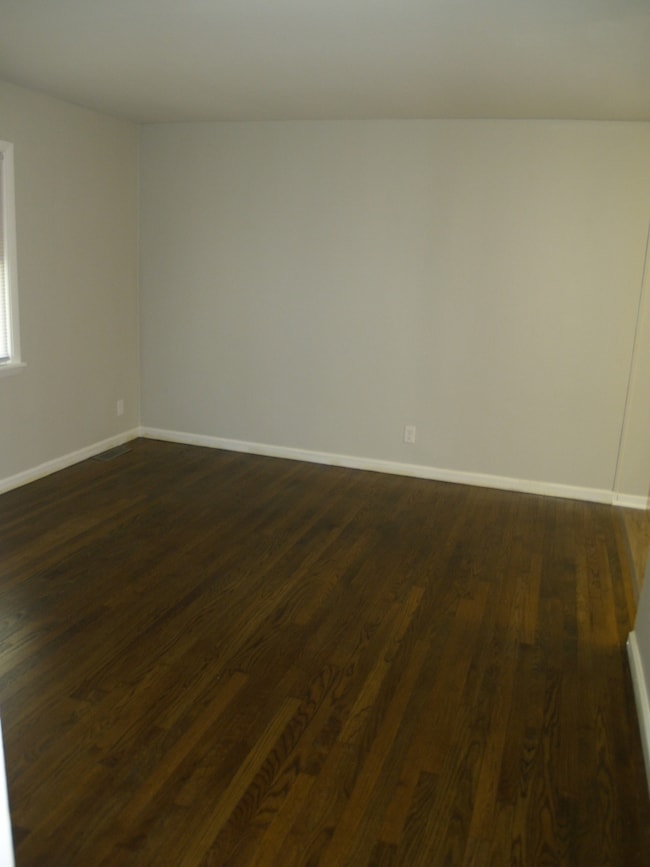 22437 Strassburg Ave, Sauk Village, IL 60411 - photo 3