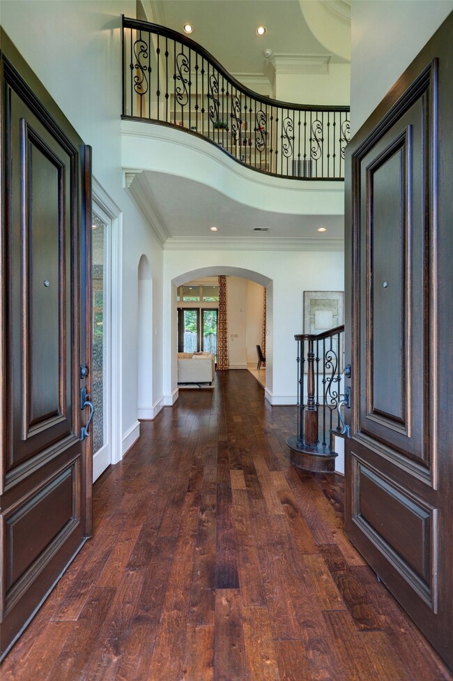 14019 Woodthorpe Ln, Houston, TX 77079 - photo 3