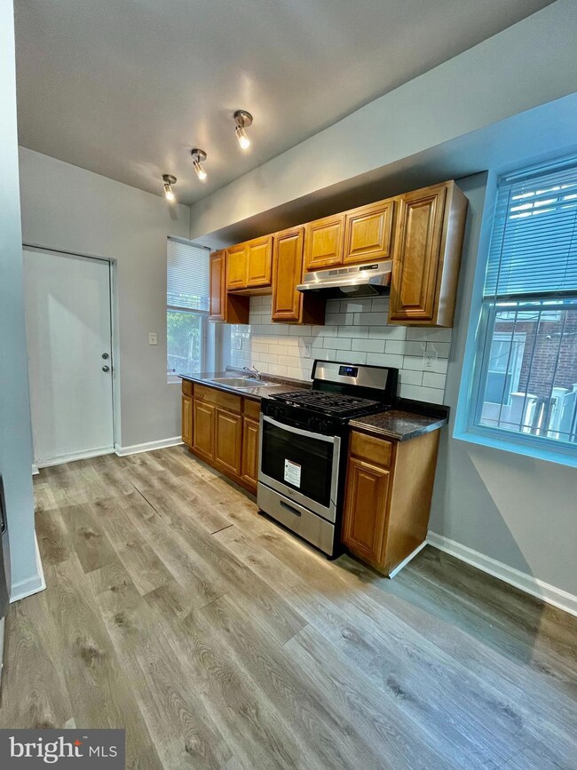 327 S Frazier St, Philadelphia, PA 19143 - photo 2