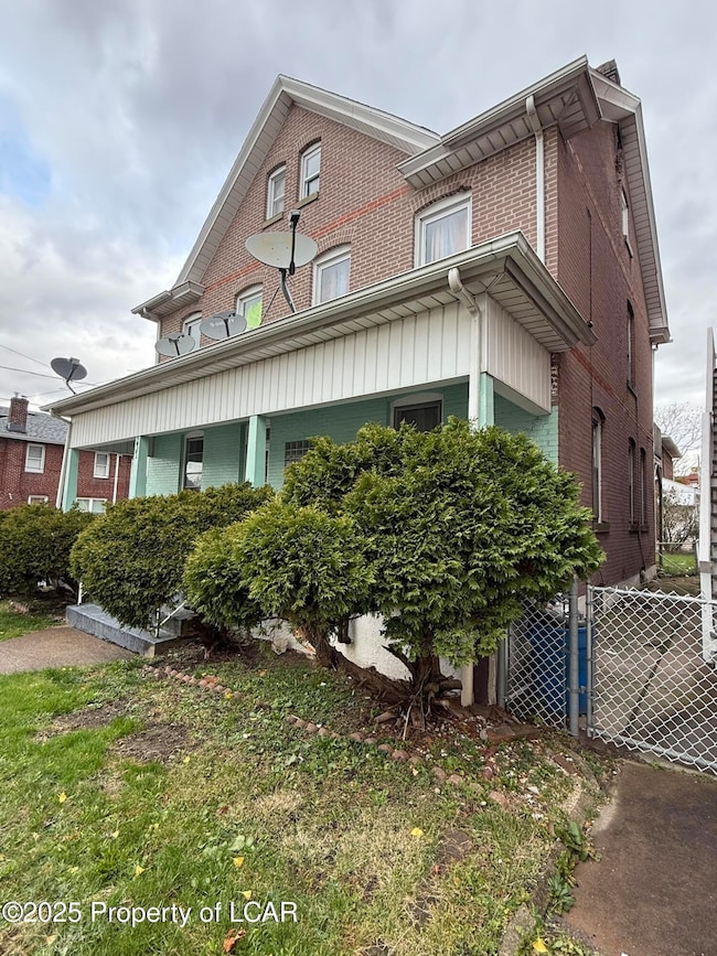 235 Allen St, West Hazleton, PA 18202 - photo 5