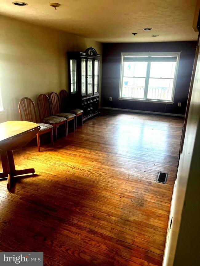 53 Robin Ln, Front Royal, VA 22630 - photo 2