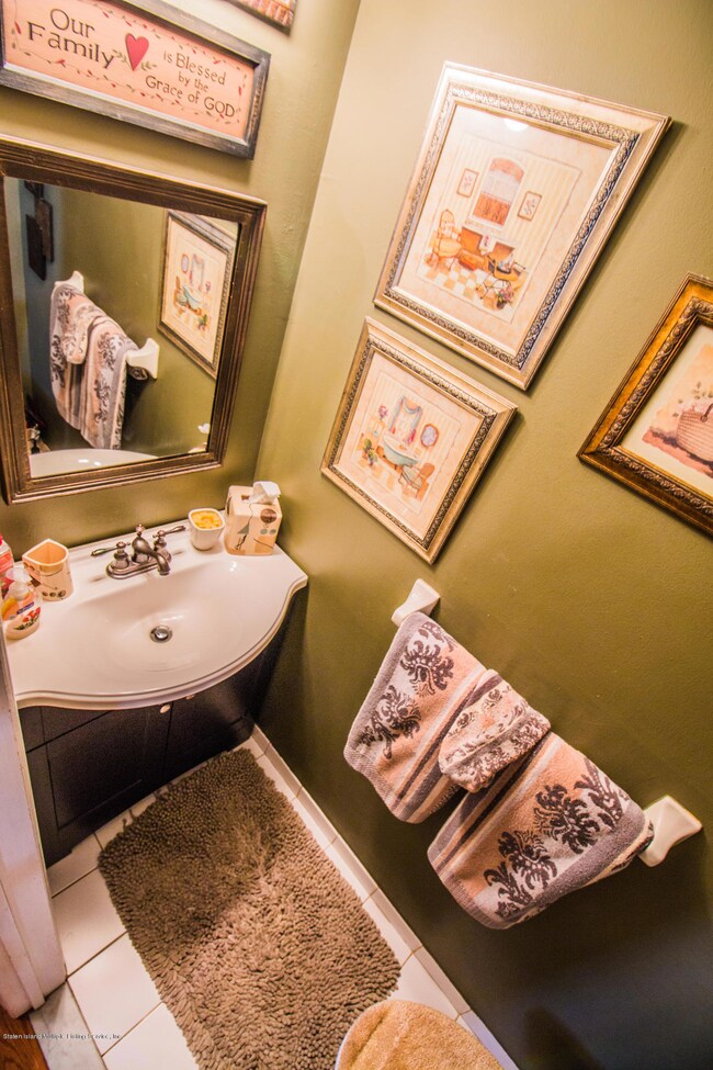 72 Towers Ln, Staten Island, NY 10314 - photo 7