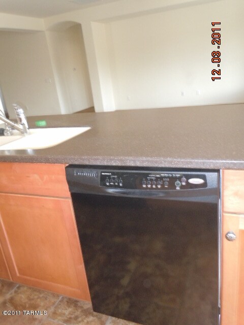 Island with sink and Dishwasher