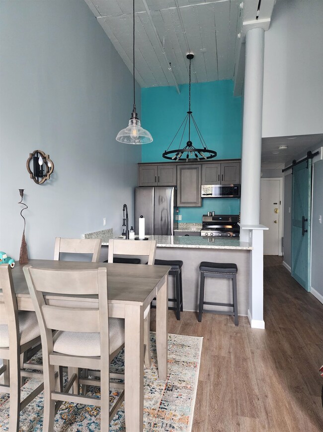 Emerson Mills unit M19, Pembroke, NH 03275 - photo 4