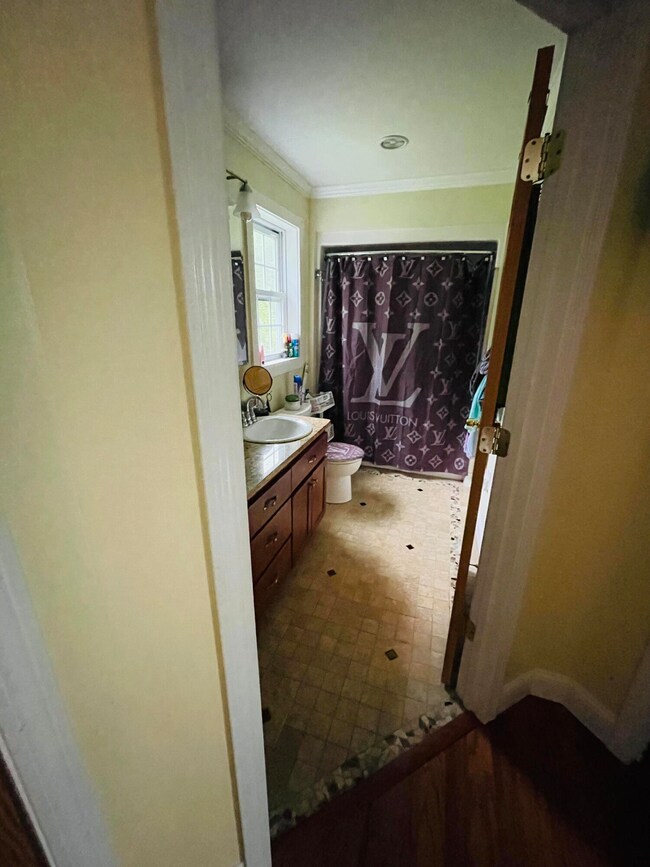Main Level Bath