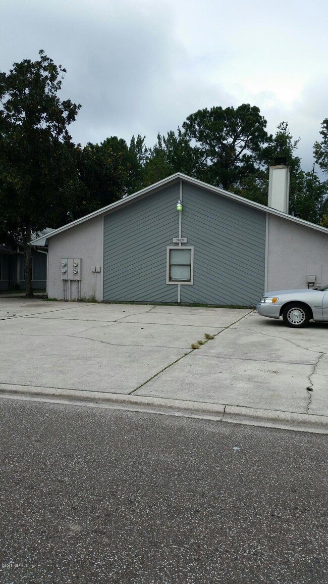 5135 Indian Lakes Ct unit 4, Jacksonville, FL 32210 - photo 4