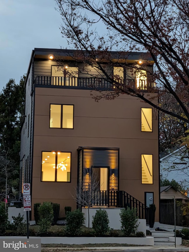 818 N Edgewood St, Arlington, VA 22201 - photo 3