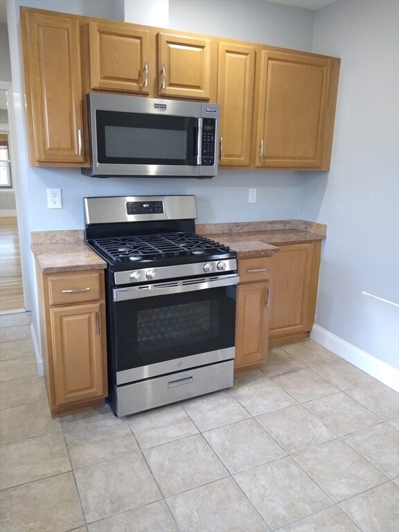 88 Alpine St unit 88, Cambridge, MA 02138 - photo 3