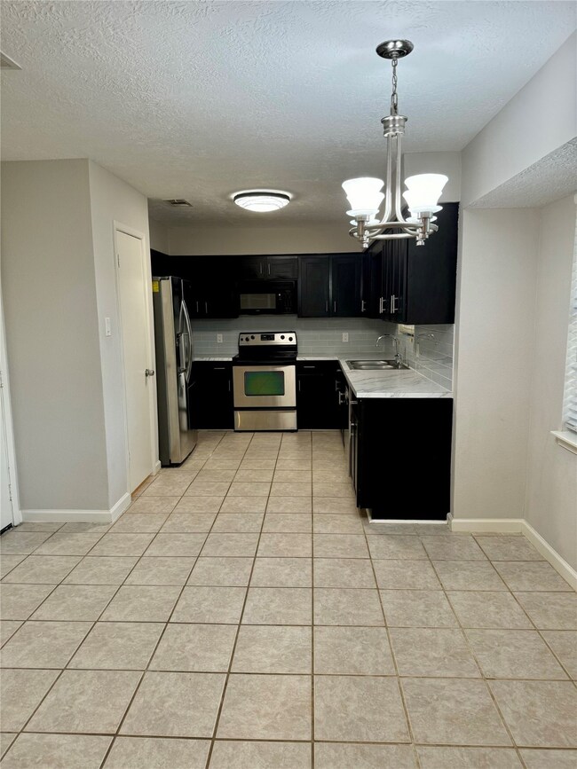 4226 Townes Forest Rd, Friendswood, TX 77546 - photo 4