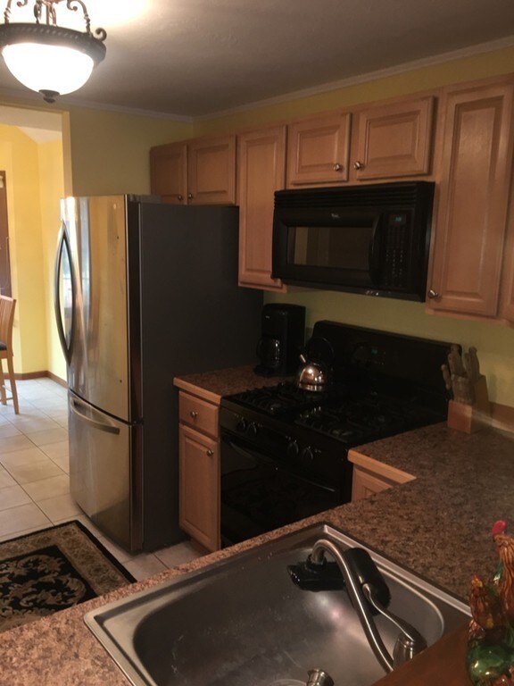 2 Spruce Pond Rd unit 2, Franklin, MA 02038 - photo 3