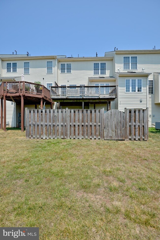 42761 Locklear Terrace, Chantilly, VA 20152 - photo 5