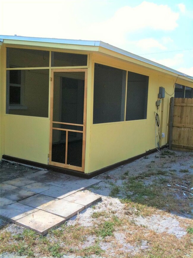 4908 20th St W unit B, Bradenton, FL 34207 - photo 6