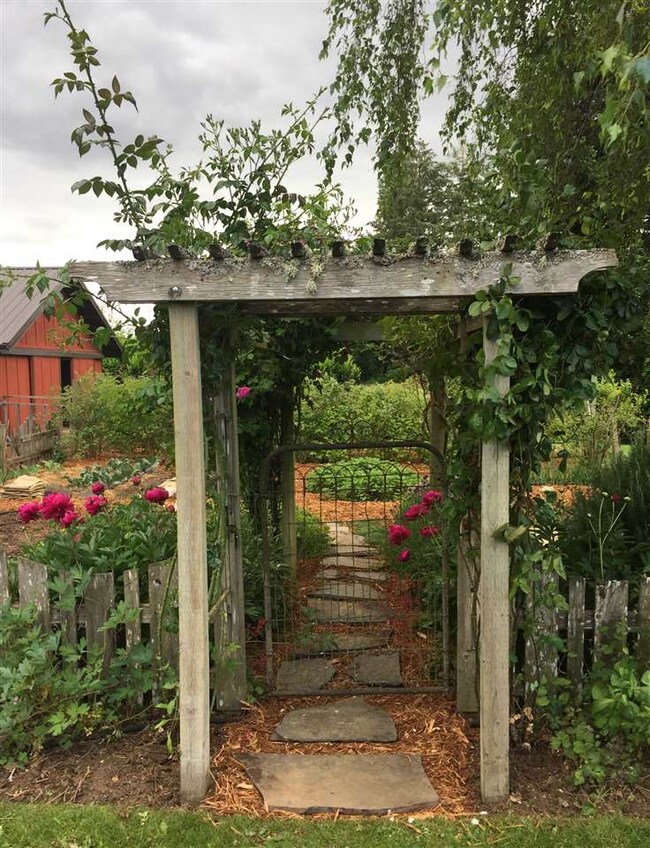 280 SE Fir Villa Rd, Dallas, OR 97338 - photo 7