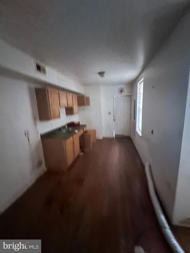 2537 Woodbrook Ave, Baltimore, MD 21217 - photo 7