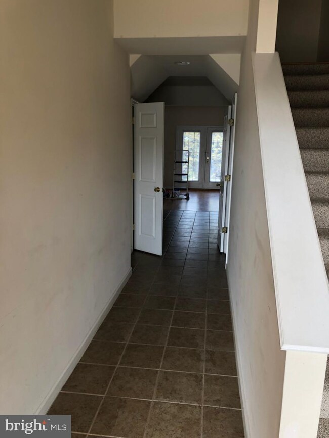 2043 Clinton Ave, Chambersburg, PA 17201 - photo 3