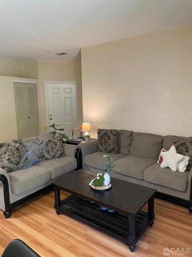 3111 Cypress Ct, Monmouth Junction, NJ 08852 - photo 5