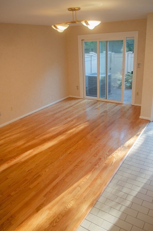 44 Regent Cir unit 44, Brookline, MA 02445 - photo 4