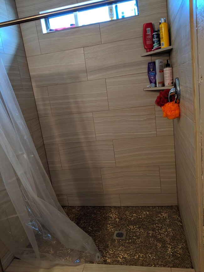 Master Bath(2)