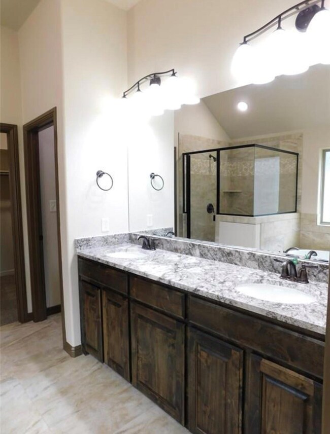 3210 Windcrest Dr, Granbury, TX 76049 - photo 5