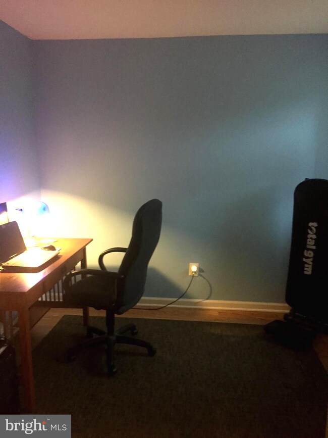 1648 Parkcrest Cir unit 100, Reston, VA 20190 - photo 5