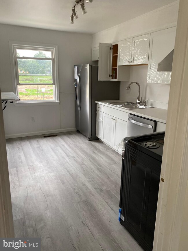 8620 Newton Place, Manassas, VA 20111 - photo 4