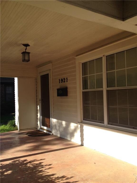 1921 N Broadway Ave, Shawnee, OK 74804 - photo 2