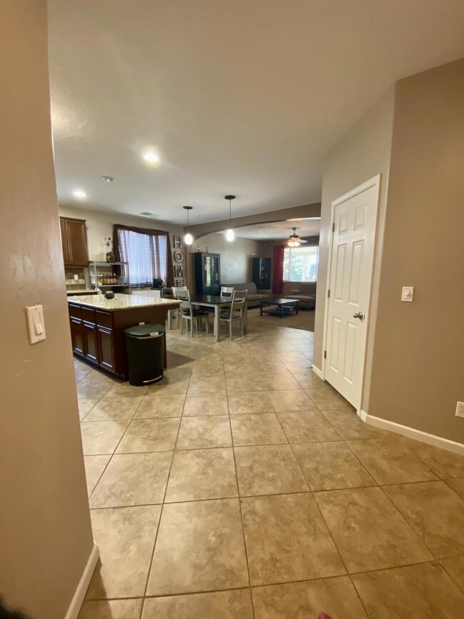 422EF5FA-7B90-4CAE-A813-7F5C1D610803_1_2