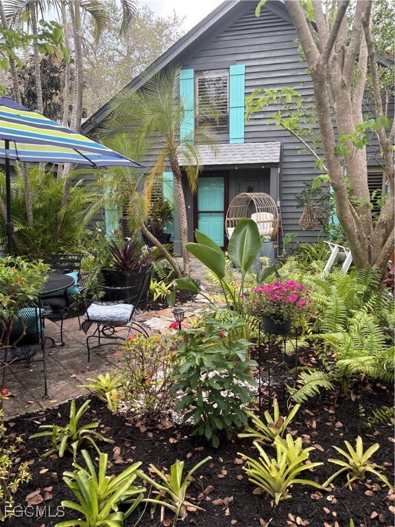 Front patio and lush greenery