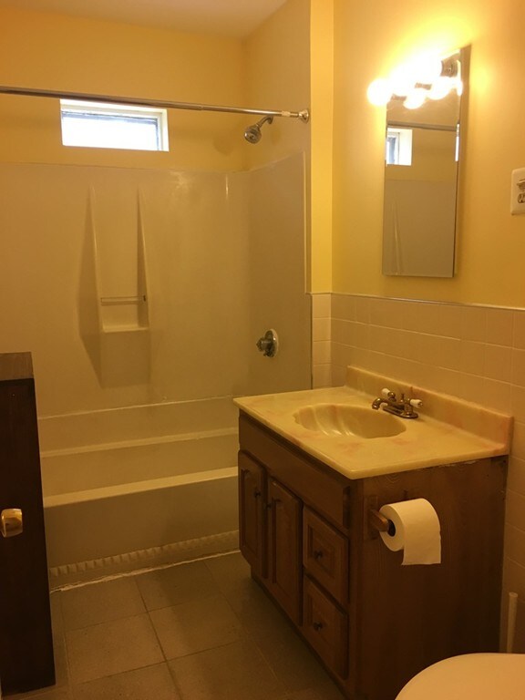 50 Safford St unit 1, Quincy, MA 02170 - photo 3