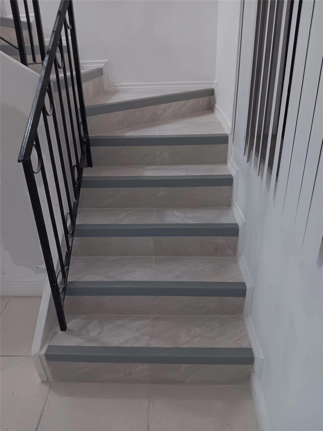 2735 W 61st Place unit 202, Hialeah, FL 33016 - photo 5