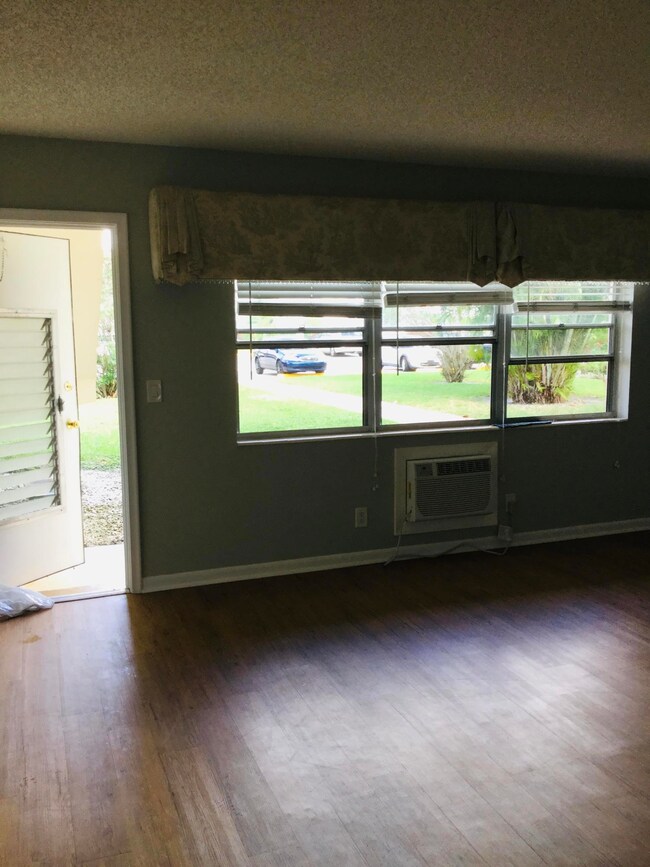 CD4AA623-89B1-4119-A1A3-C529BC448ECE