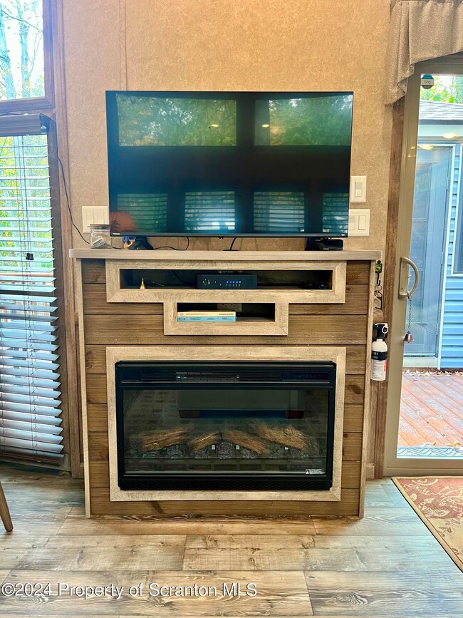 822 Goldfinch Ln unit S8-822, Covington Township, PA 18424 - photo 6