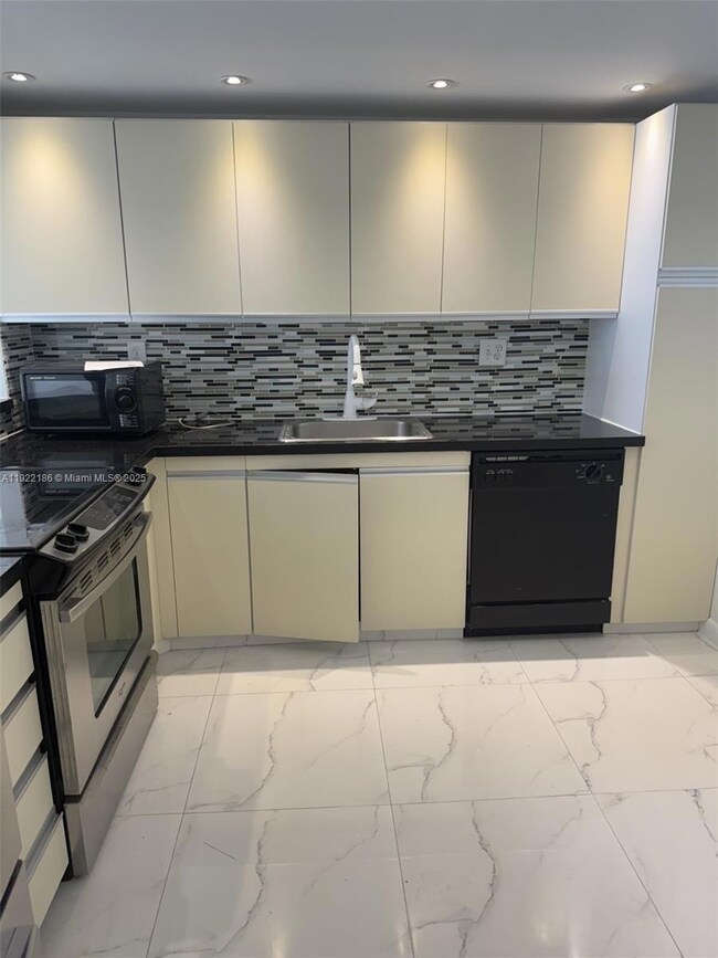 The Clipper at Biscayne Cove unit 311, Aventura, FL 33160 - photo 6