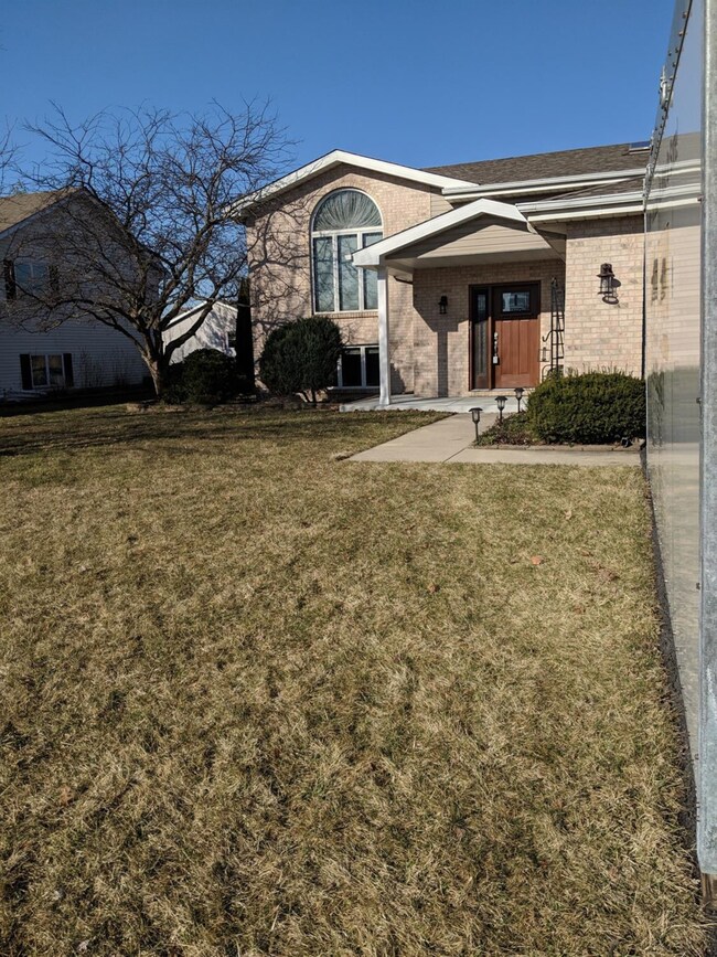 1440 Rosemary Ct, Dyer, IN 46311 - photo 2