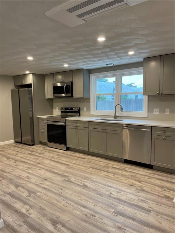 21 W Hill Cir, Cranston, RI 02920 - photo 4