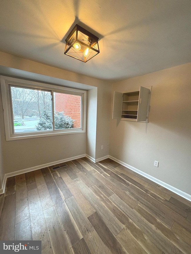 9432 Merryrest Rd, Columbia, MD 21045 - photo 6