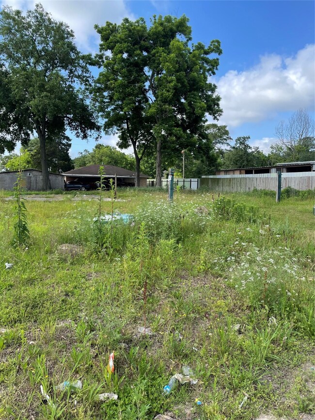 4820 Jones St, Houston, TX 77016 - photo 2