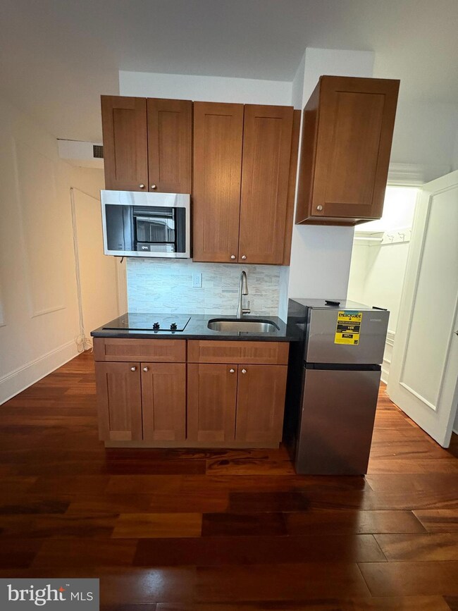 1324 00 Locust St unit 1017, Philadelphia, PA 19107 - photo 7