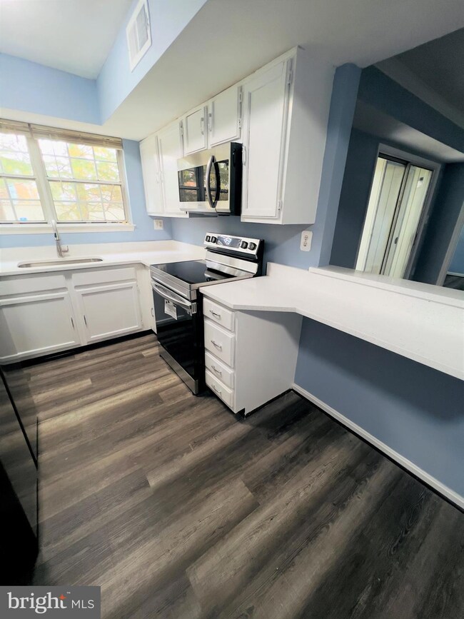 2767 Bordeaux Place unit 24B2, Woodbridge, VA 22192 - photo 5