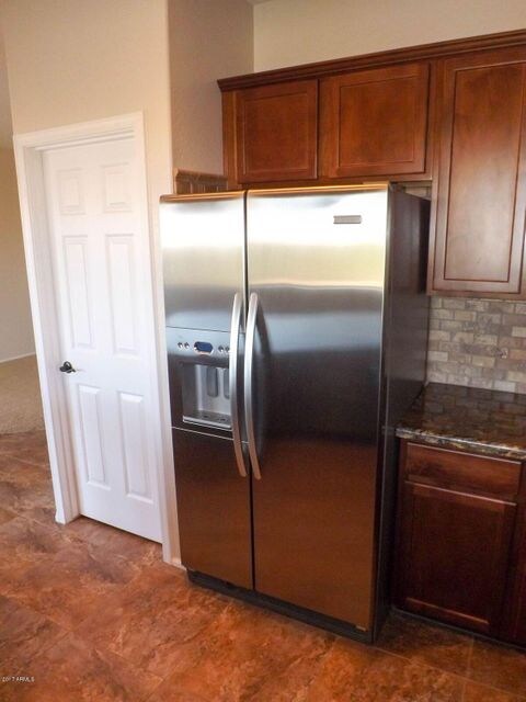 Cliffrose Stainless Fridge Pic 12