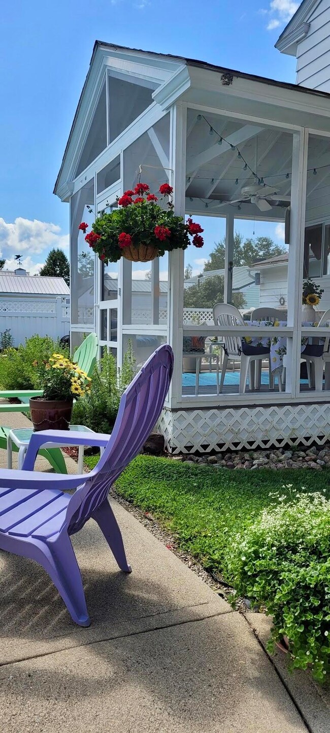 54 Rhode Island Ave, Millinocket, ME 04462 - photo 5