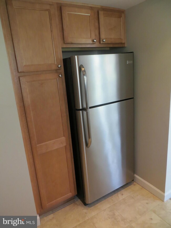 4821 31st St S unit 1B, Arlington, VA 22206 - photo 2