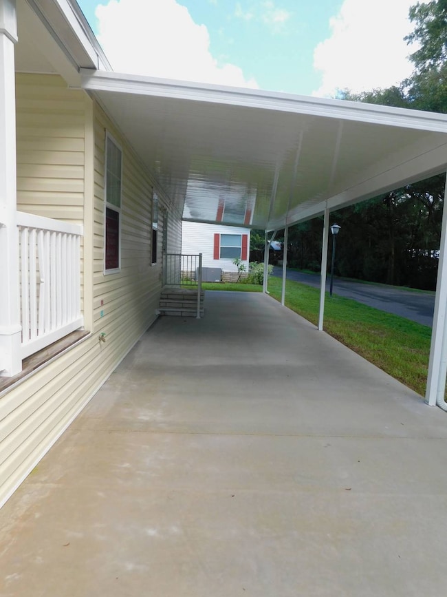 38217 Woodside Ln, Zephyrhills, FL 33542 - photo 3