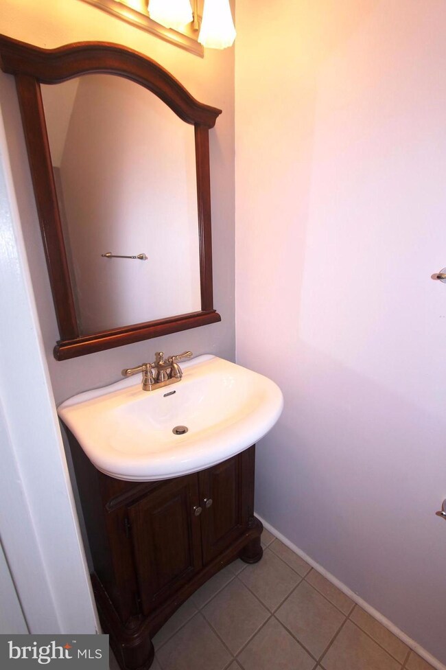 3826 Steppes Ct unit A, Falls Church, VA 22041 - photo 6